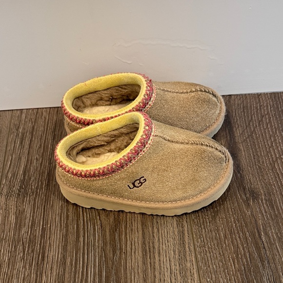 UGG Kids Beige Slippers with Pink and Yellow Accents - Picture 1 of 5
